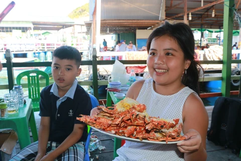 庆和省平巴岛以多人喜爱的海鲜美食——龙虾闻名遐迩（组图）