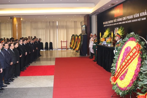 原越南政府总理潘文凯吊唁仪式在河内和胡志明市举行 （组图）