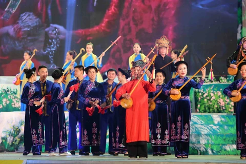 2018年第六届全国天曲天琴艺术节在河江省开幕（组图）