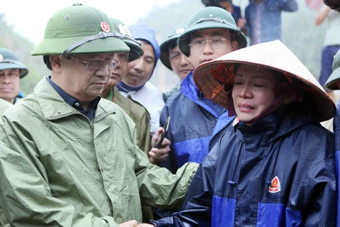 越南政府副总理郑廷勇赴莱州省视察指导灾后恢复重建工作（组图）
