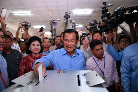 柬埔寨第六届国会选举29日举行(组图）