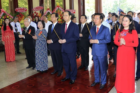 越南国家主席陈大光出席孙德胜主席诞辰130周年纪念典礼（组图）