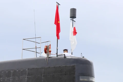 日本海上自卫队的潜舰黑潮访问金兰港(组图）