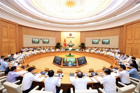 越南政府总理阮春福主持召开政府9月例行会议（组图）