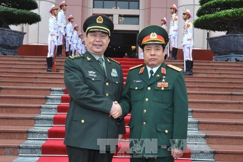 越南国防部部长冯光青大将与中国国防部部长常万全上将