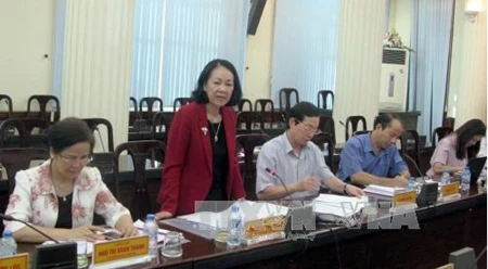 越共中央民运部长张氏梅发表讲话。
