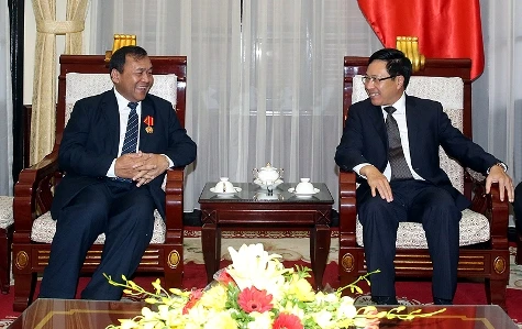 越南政府副总理兼外交部长范平明会见柬埔寨驻越大使昆法尼