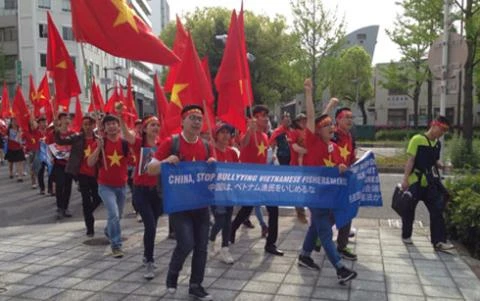 旅日越南人举行游行活动