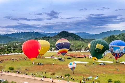 国际热气球节首次在山罗省举行