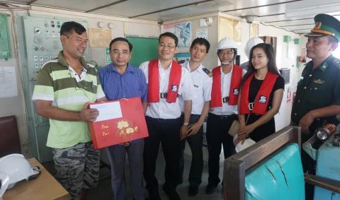 工作小组走访慰问Amiri 7374448号蒙古籍船船员