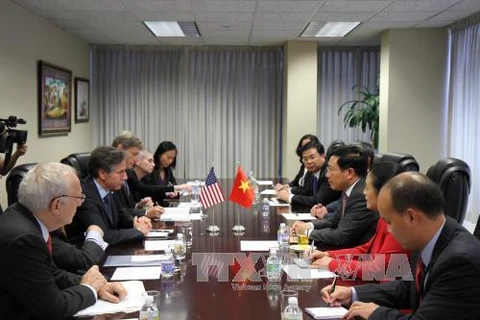 越南政府副总理兼外长范平明出席东盟与美国外长非正式会议