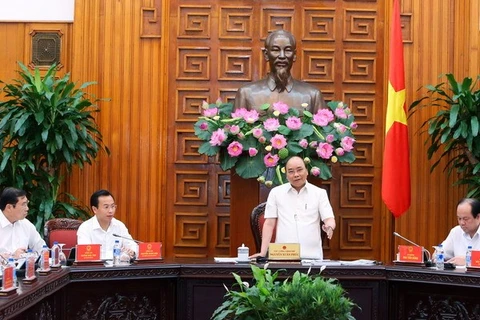 越南政府总理阮春福在会议上发表讲话
