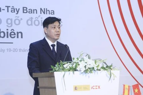 越南交通运输部副部长阮玉东发表讲话