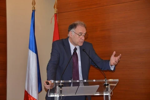 法国商务投资署署长菲利普·伊维尼奥斯 在研讨会上发表讲话