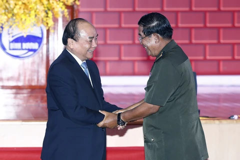 越南政府总理阮春福与柬埔寨首相洪森。
