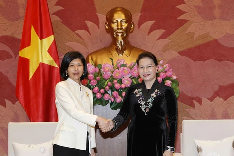 越南国会主席阮氏金银会见加拿大和美国驻越大使（组图）