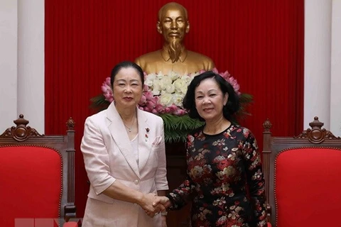 越共中央民运部部长张氏梅会见日本自民党女性活跃推进本部长一行