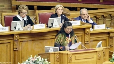 越南国会副主席丛氏放在第一届亚欧妇女论坛上发表讲话。（图片来源：越通社）