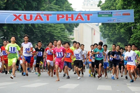 各名选手参加竞赛。（图片来源：越南《人民报》）