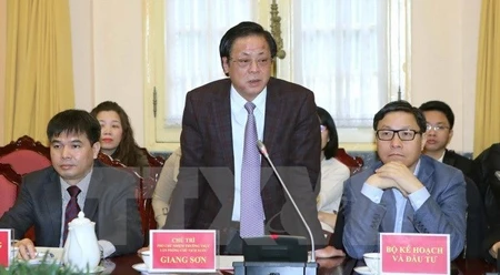 国家主席办公厅副主任江山在记者招待会上发表讲话。（图片来源：越通社）