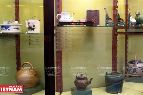 八场、珠豆、西贡、莱眺等越南名陶多姿多彩的茶具。