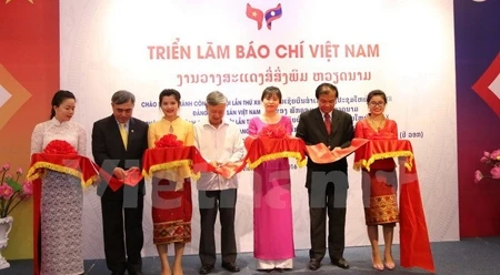 越南刊物展开幕剪彩仪式。（图片来源：越通社）