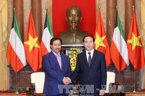 越南国家主席陈大光（右）亲切会见科威特首相谢赫•贾比尔•穆巴拉克•哈马德•萨巴赫。