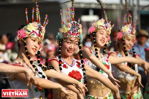 中国广东舞蹈艺术团首次参加2016年顺化文化节。