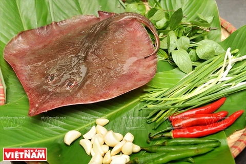 青椒考鳐鱼菜品。