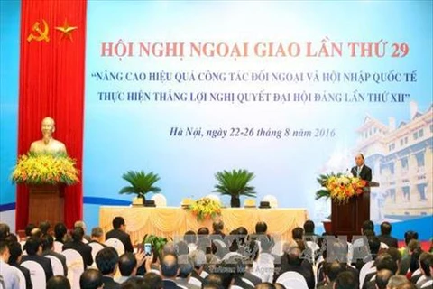 阮春福出席外交会议并发表重要讲话。（图片来源：越通社）
