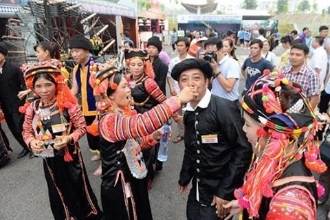 莱州省哈尼（Hà Nhì）族同胞喜迎浓郁色彩的“湖事茶”（Hồ Sự Chà）传统春节。（图片来源：越南《人民军队报》）
