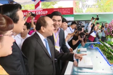 阮春福总理：政府承诺为在隆安省投资兴业的投资商提供便利