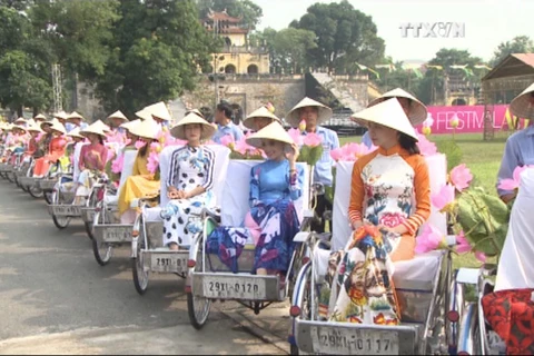 越南将“奥黛”发展成为独特旅游产品