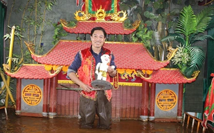 越南小舞台水上木偶戏模式亮相美国