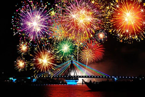 2017岘港国际烟花节正式开幕 烟花闪耀岘港夜空