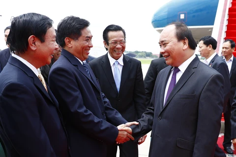 阮春福抵达柬埔寨首都金边国际机场。