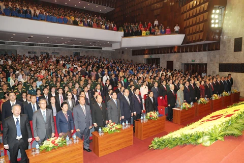 越南与老挝党、国家和原党和国家领导人出席庆祝典礼。