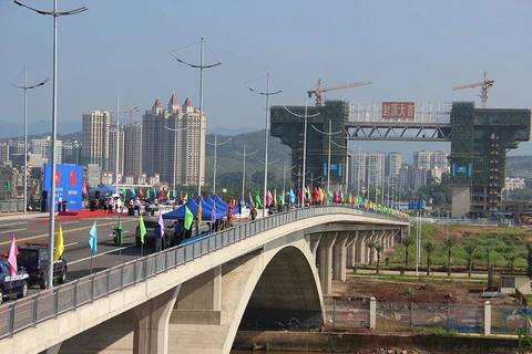 越中北仑二号桥在广宁省芒街市正式落成