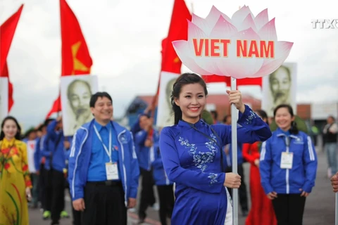 越南代表团赴俄出席第十九届世界青年联欢节