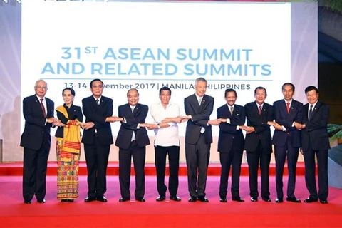 政府总理阮春福出席第31届东盟峰会系列活动 