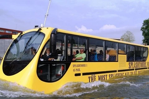 胡志明市首条水上巴士投运在即 