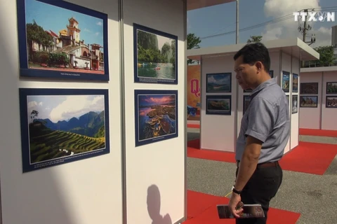 越南各地遗产图片展在宁平省开幕