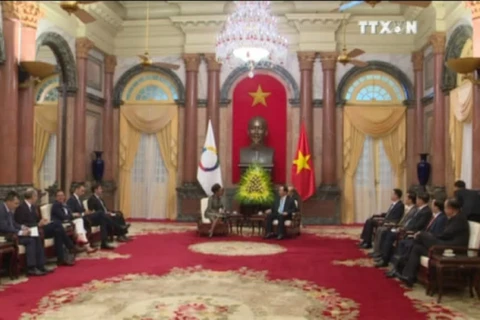 越南国家主席陈大光会见法语国家组织秘书长米夏埃尔•让
