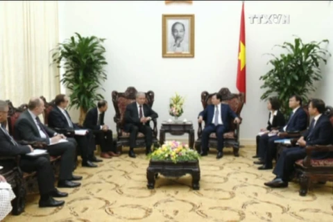 越南政府副总理郑廷勇会见白俄罗斯副总理谢马什科