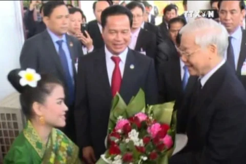 越共中央总书记阮富仲访问老挝博利坎赛省