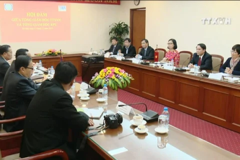 越通社社长与老挝巴特寮通讯社社长进行会谈