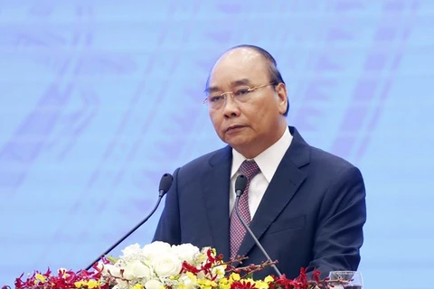越南政府总理阮春福召开政府总理与企业会议