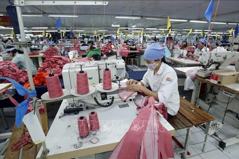 越南企业着眼开发国内消费市场 全力推进复工复产