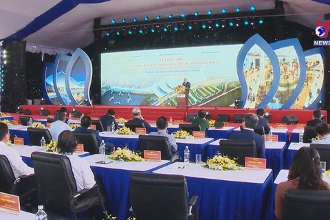 阮春福：隆城机场将为一个发展壮大的越南作出贡献