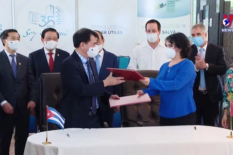 越南向古巴购买500万剂新冠疫苗的合作文件签署
